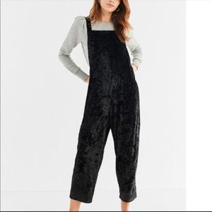 🖤CRUSHED VELVET OVERALLS 🖤